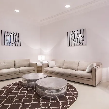 Pantheon Exclusive-rental In Apartment Rom